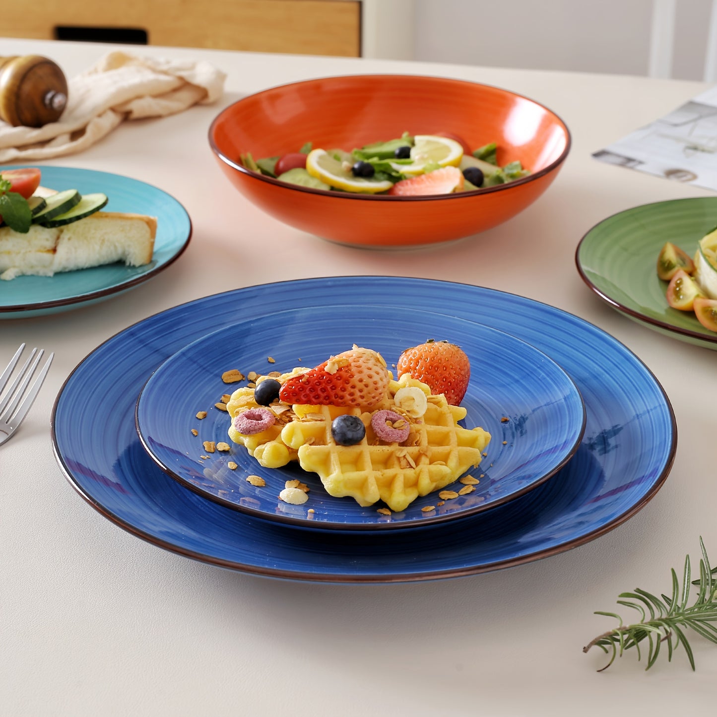 18-Piece Stoneware Dinnerware